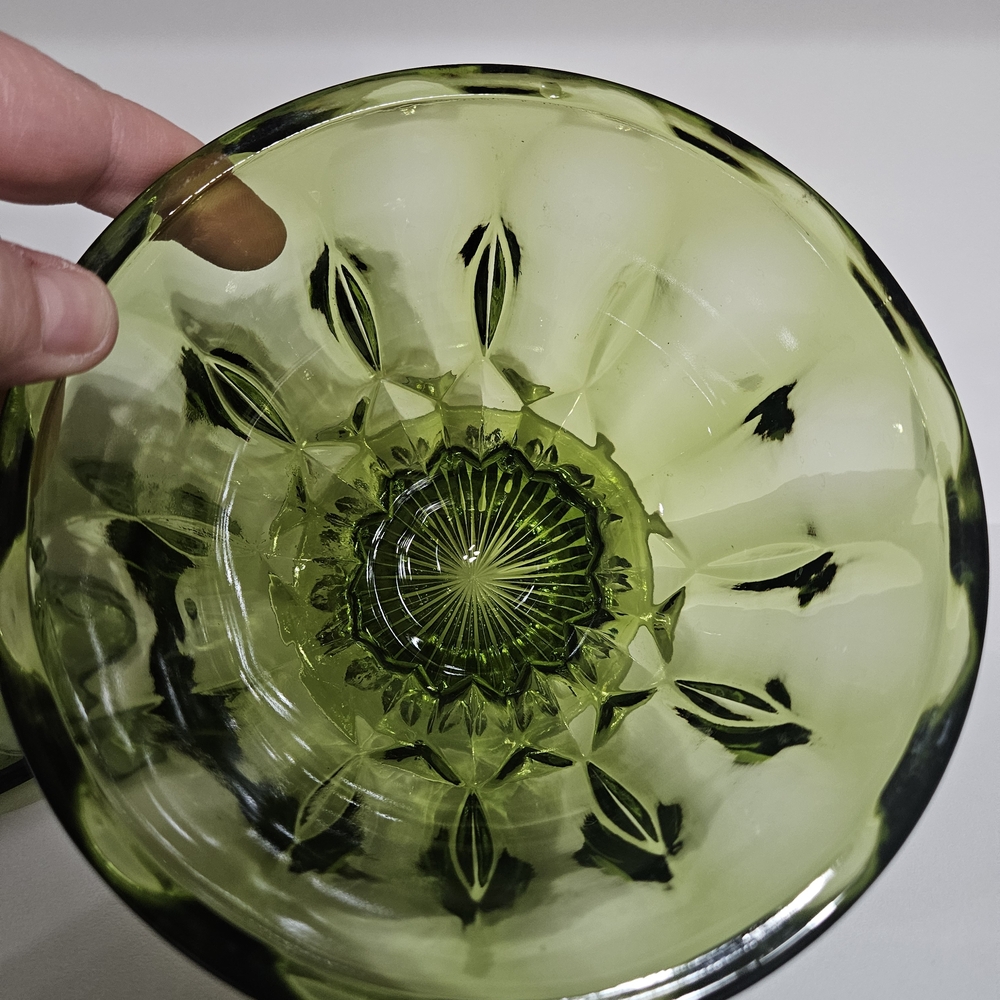 Anchor Hocking Green Glass Covered Candy Dish - Picture 10 of 13